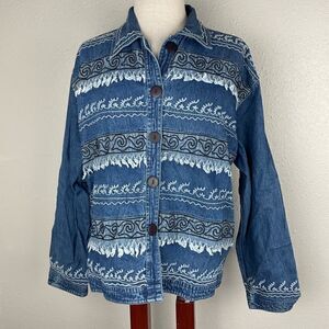 EUC Life Style Womens Denim Button Down Top w/Embroidered Patterns Size M